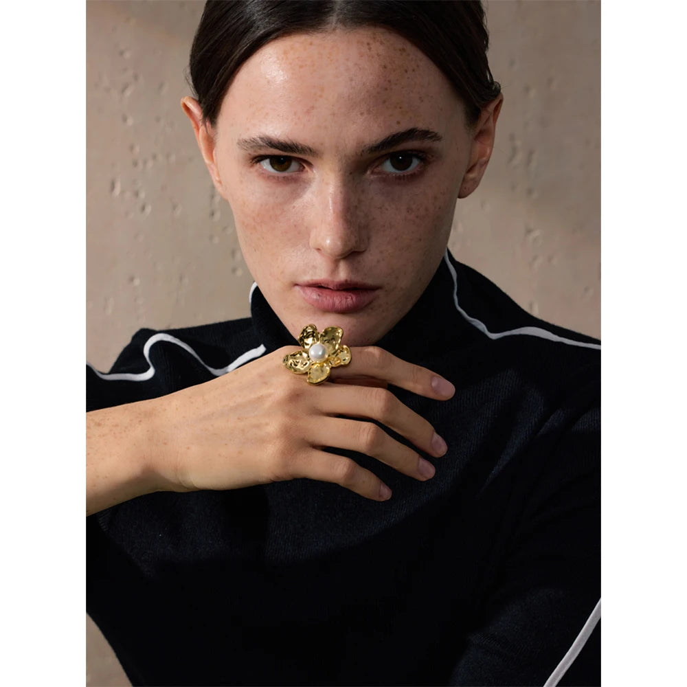 LISA BLOSSOM RING