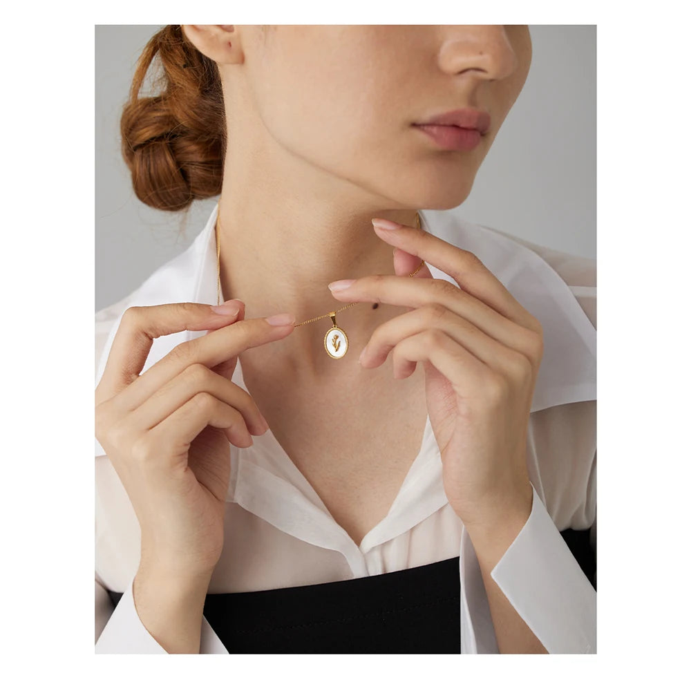 ASPASIA PENDANT NECKLACE