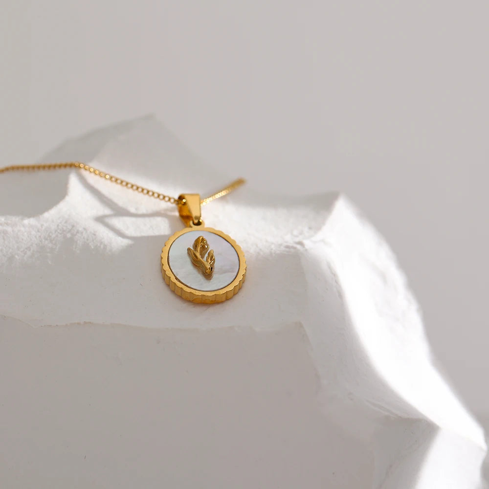 ASPASIA PENDANT NECKLACE
