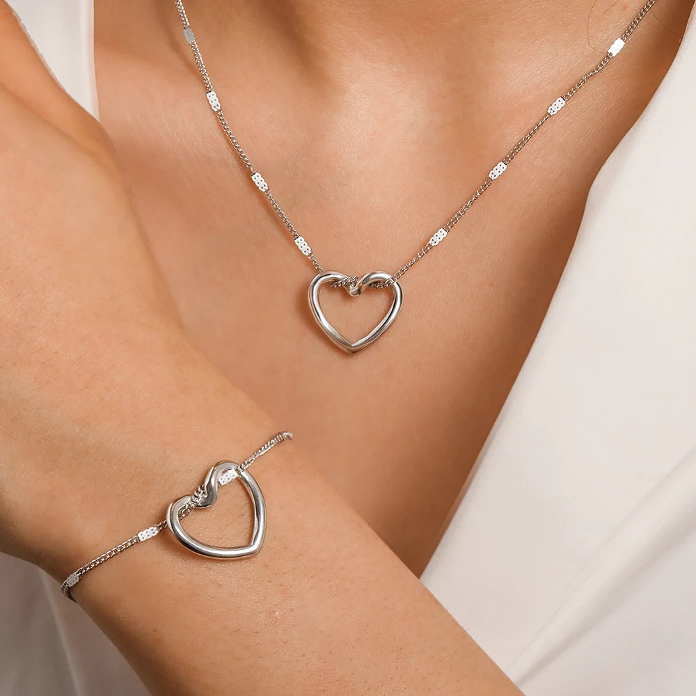EMPTY HEARTS NECKLACE AND BRACELET SET