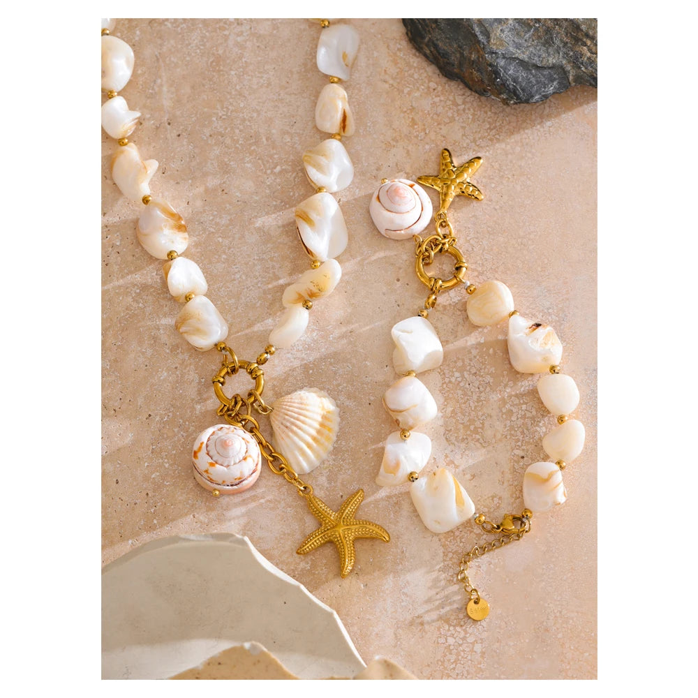 WHITE SHELLS NECKLACE AND BRACELET SET