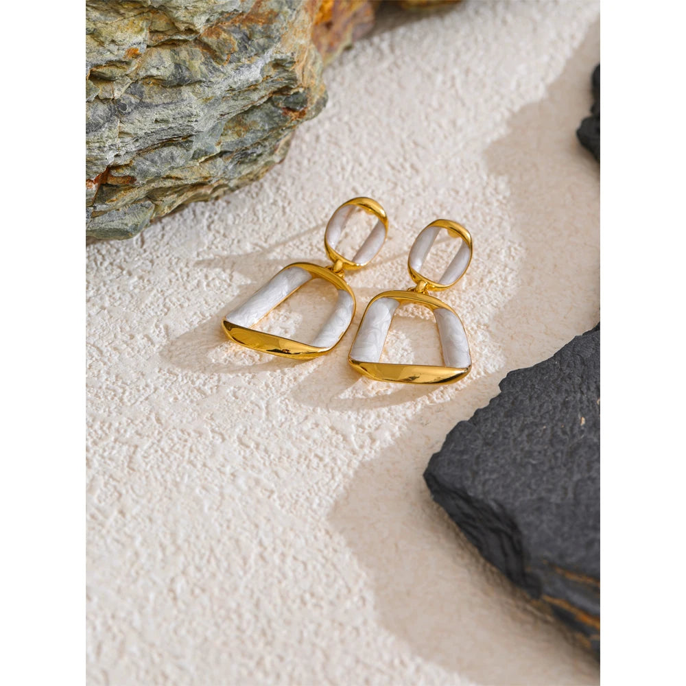 BELLA EARRINGS