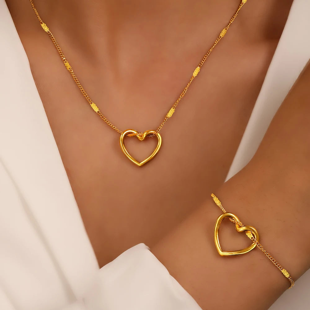 EMPTY HEARTS NECKLACE AND BRACELET SET