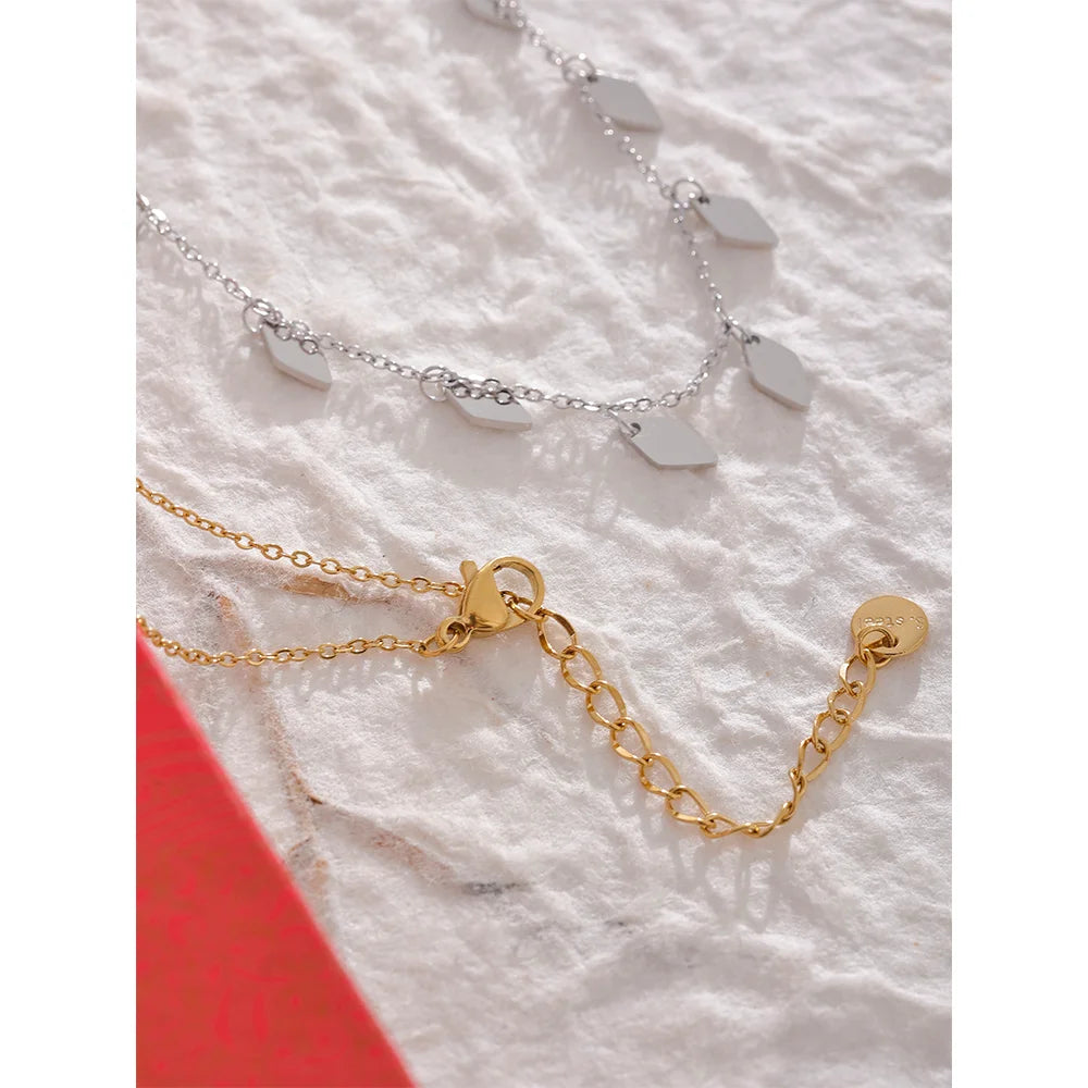 SHINY PENDANT NECKLACE
