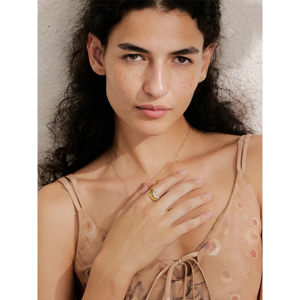 AVA SHINY MOON NECKLACE