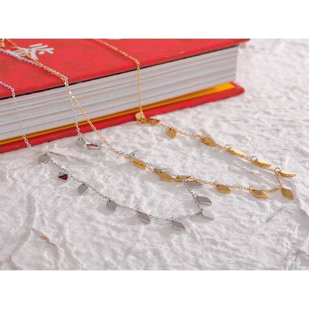SHINY PENDANT NECKLACE