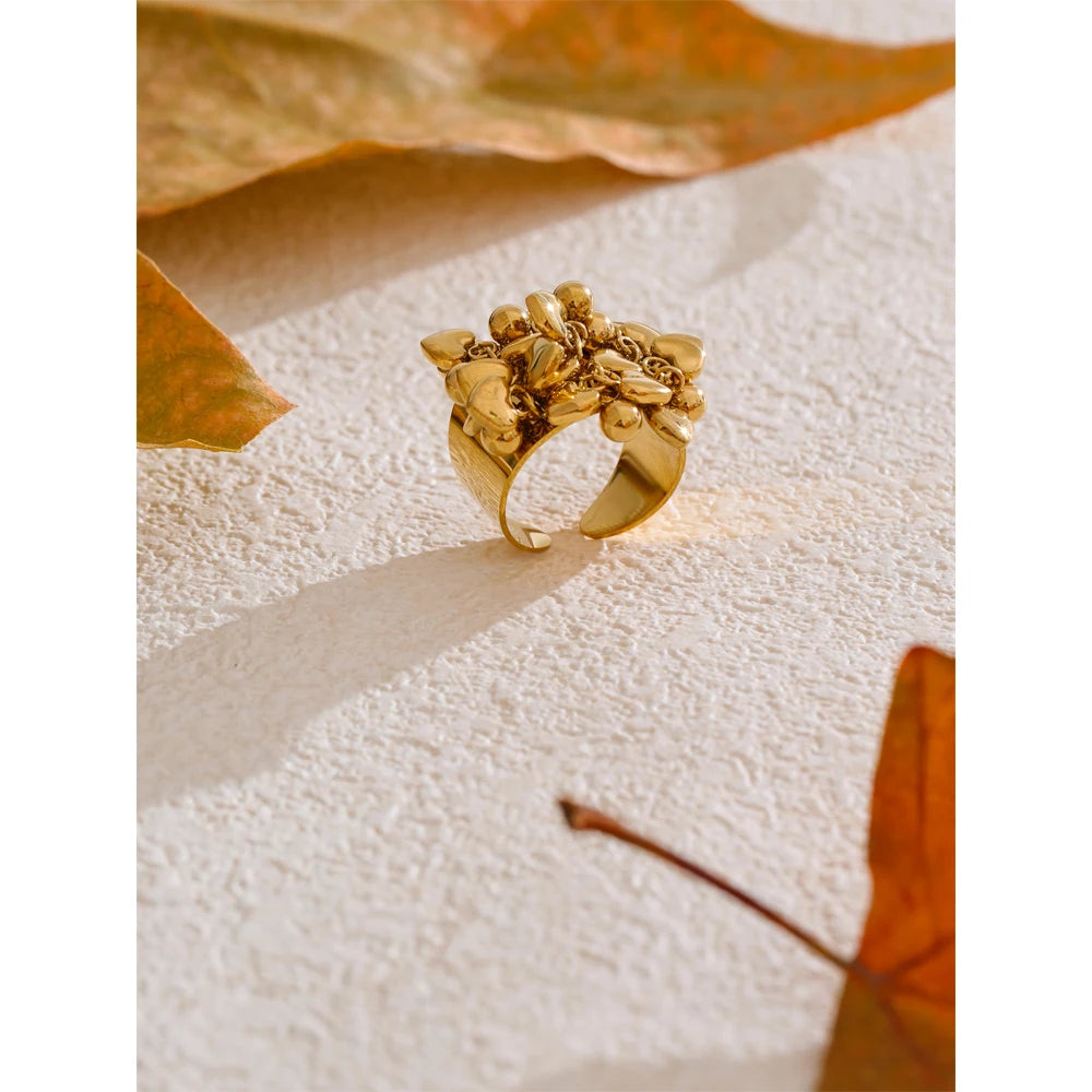 DANGLE HEARTS RING