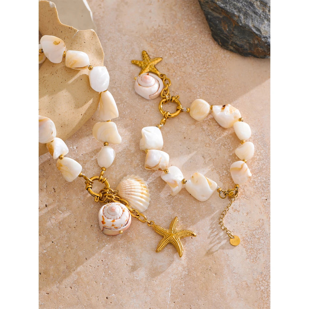 WHITE SHELLS NECKLACE AND BRACELET SET