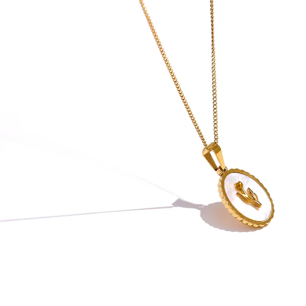 ASPASIA PENDANT NECKLACE