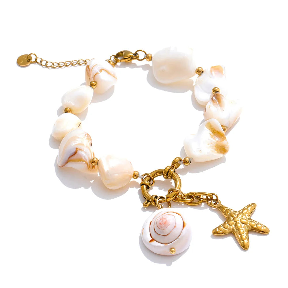 WHITE SHELLS NECKLACE AND BRACELET SET