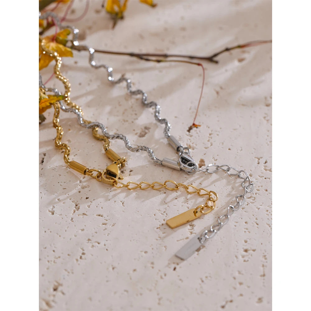 ALIA GOLDEN WAVES NECKLACE