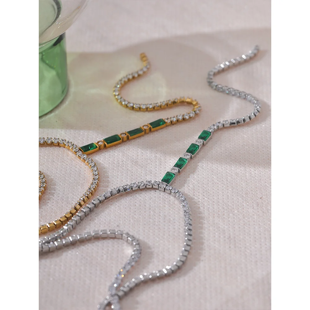 WATERFALL NECKLACE