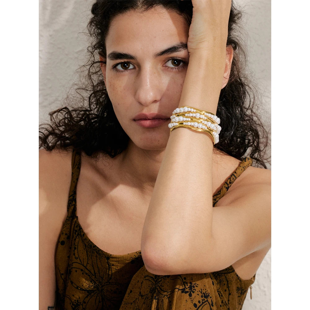 BAILY GOLDEN BANGLE