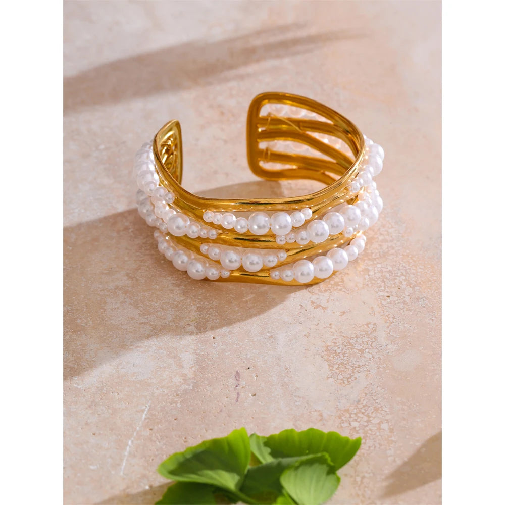 BAILY GOLDEN BANGLE
