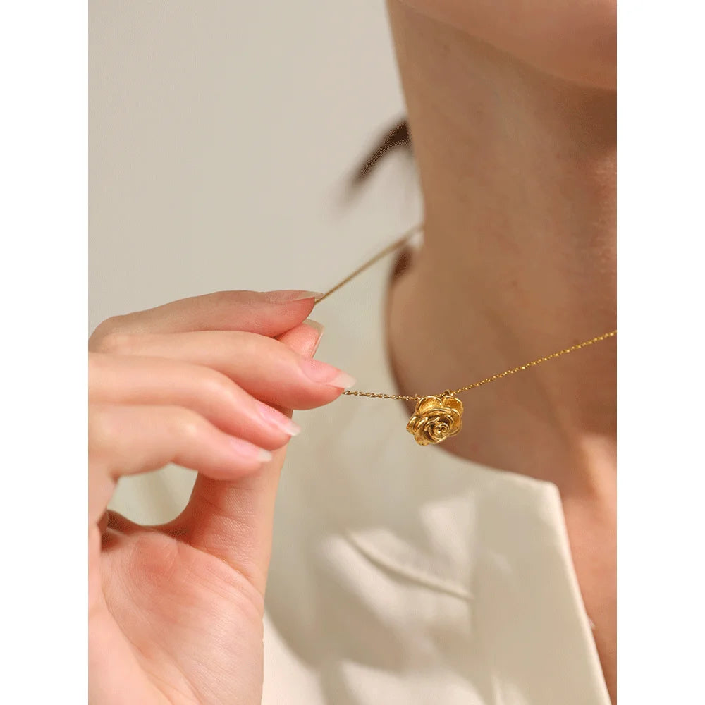 ALICE ROSE NECKLACE