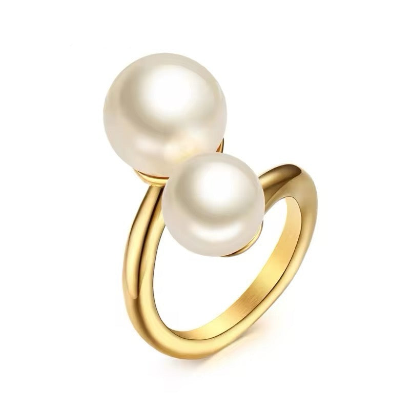 PEARLS RING