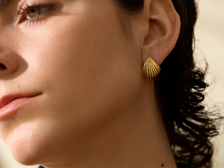 GOLDEN SHELL EARRINGS