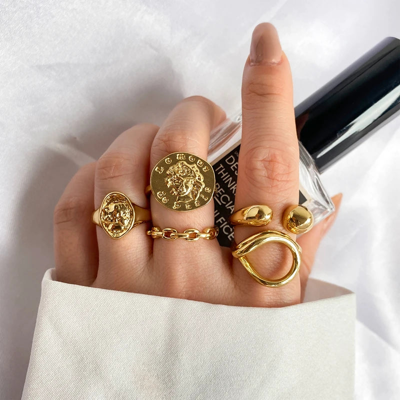 VINTAGE STYLE RINGS SET