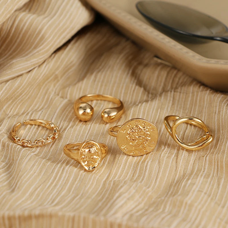 VINTAGE STYLE RINGS SET