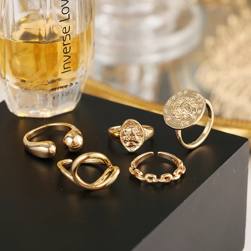 VINTAGE STYLE RINGS SET