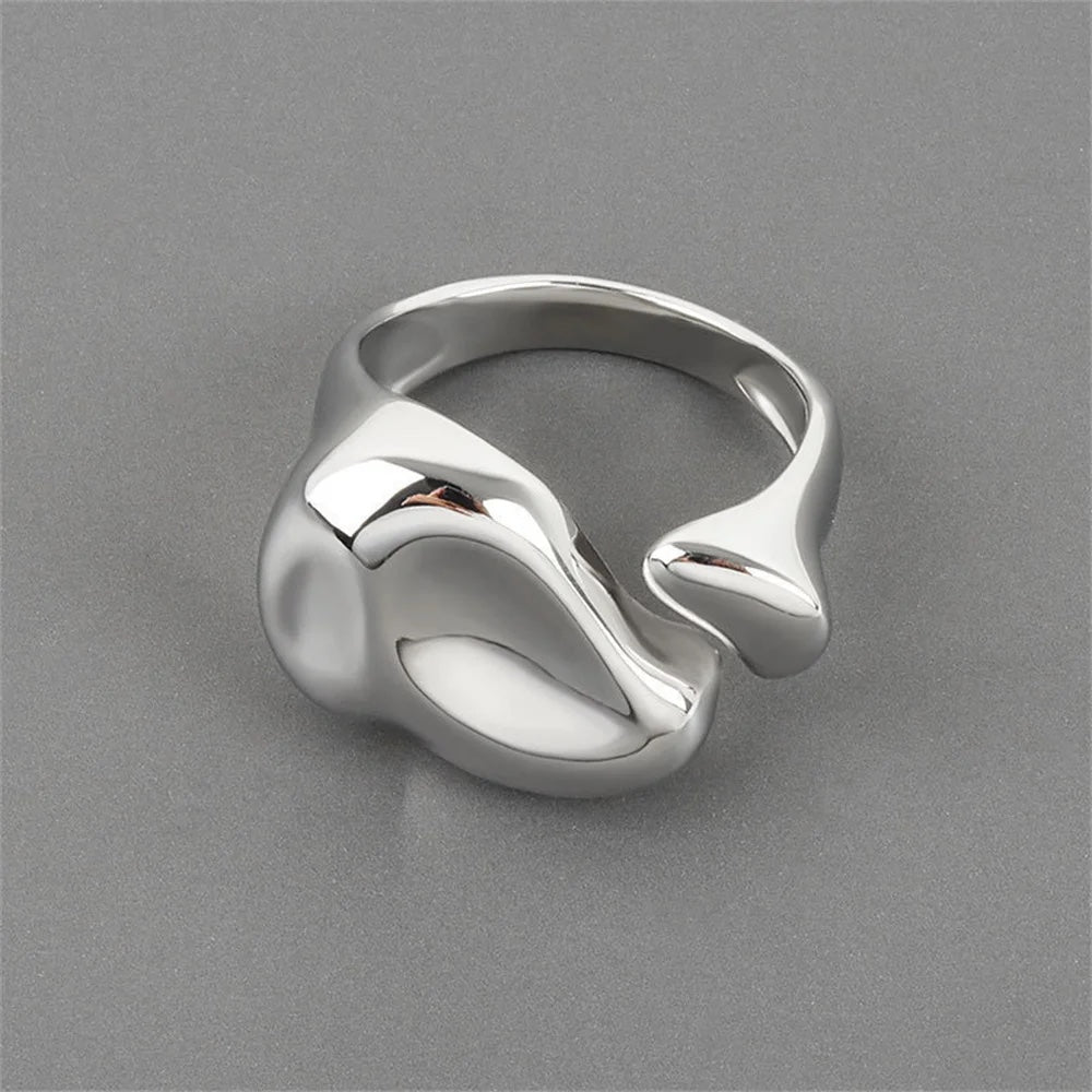 HOLLOW RING