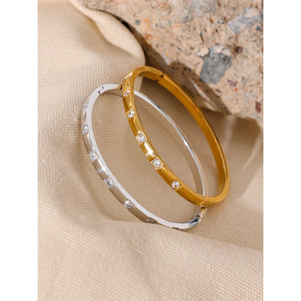 ARENA GOLDEN BANGLE