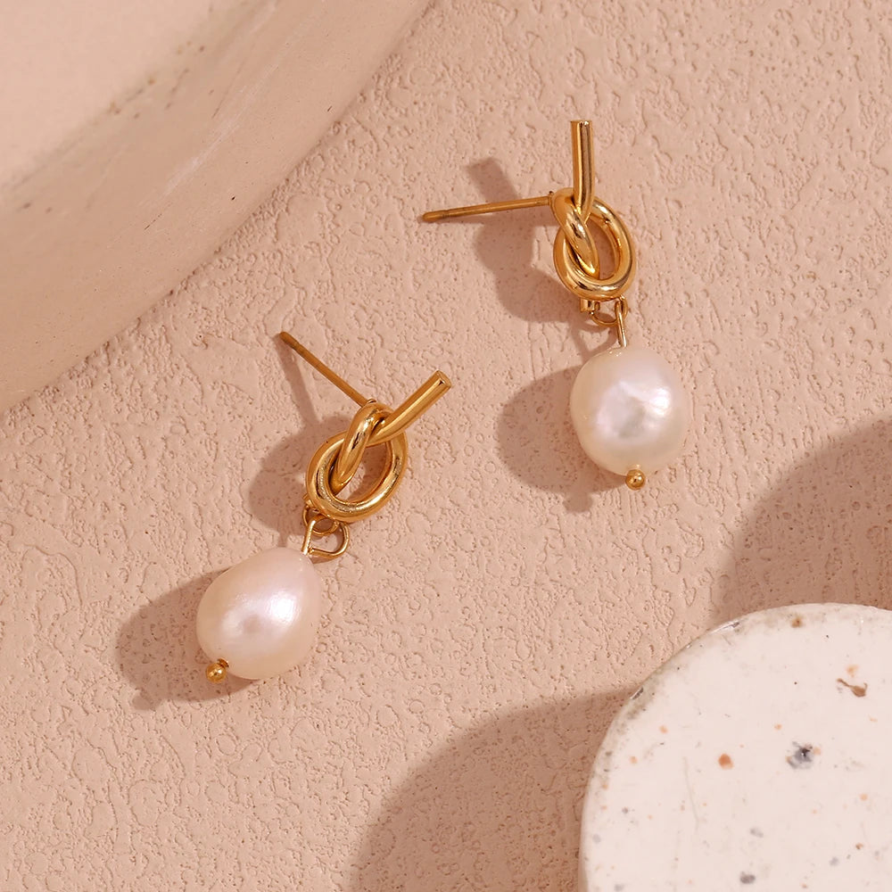 WHITE PEARL EARRINGS