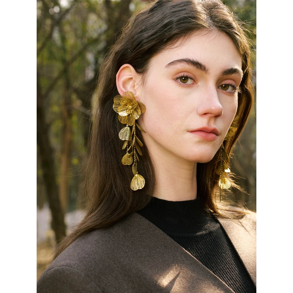 AMILIA WATERFALL FLOWERS EARRINGS