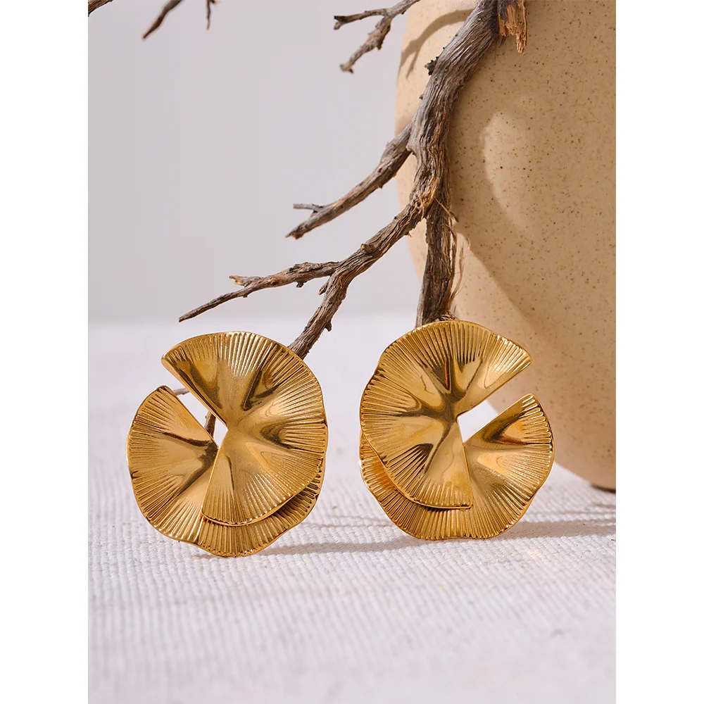 ANANIA FLOWER EARRINGS