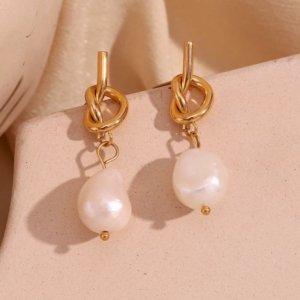 WHITE PEARL EARRINGS