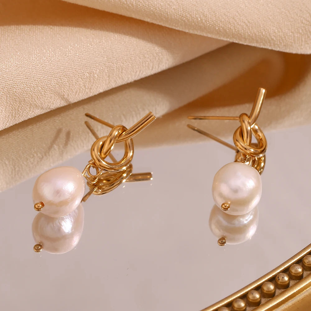 WHITE PEARL EARRINGS