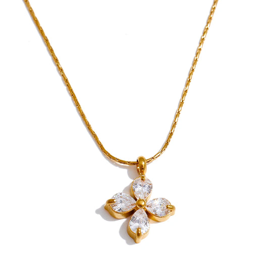 ACANTHA PENDANT NECKLACE