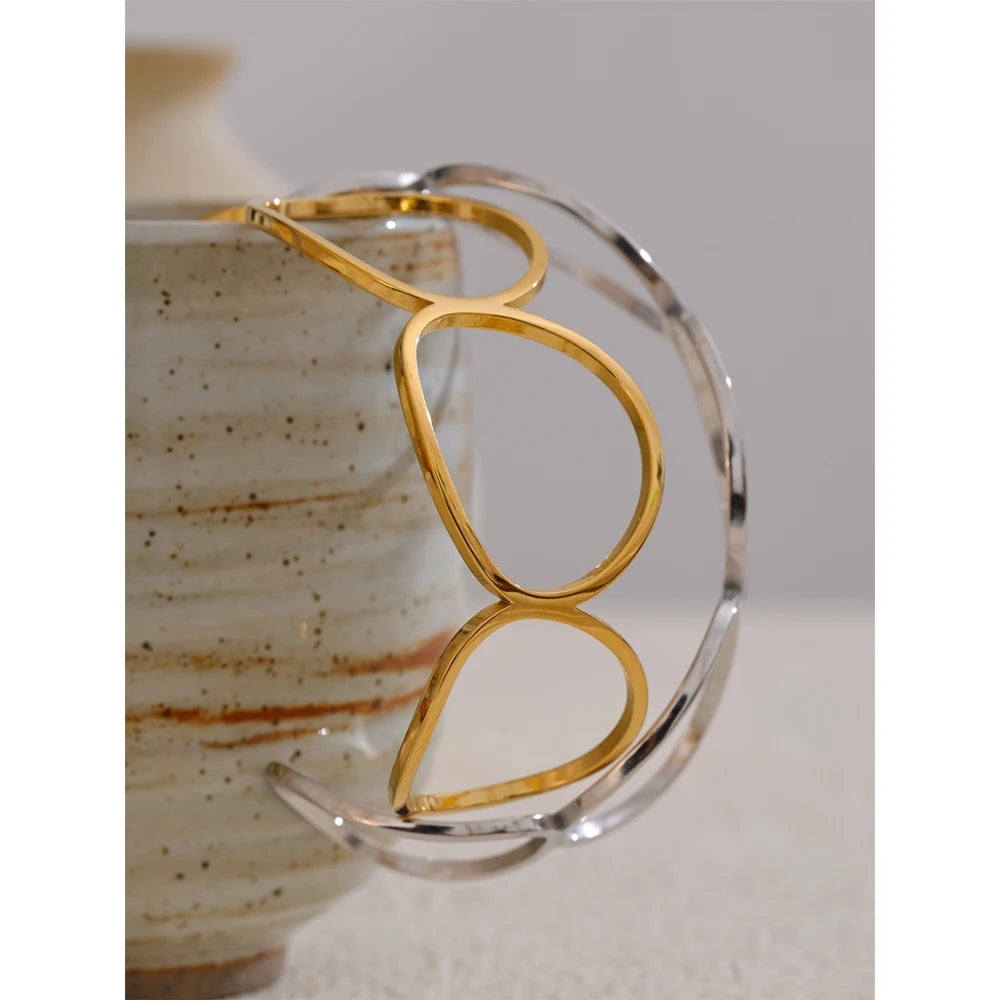 AZATIA GOLD BANGLE