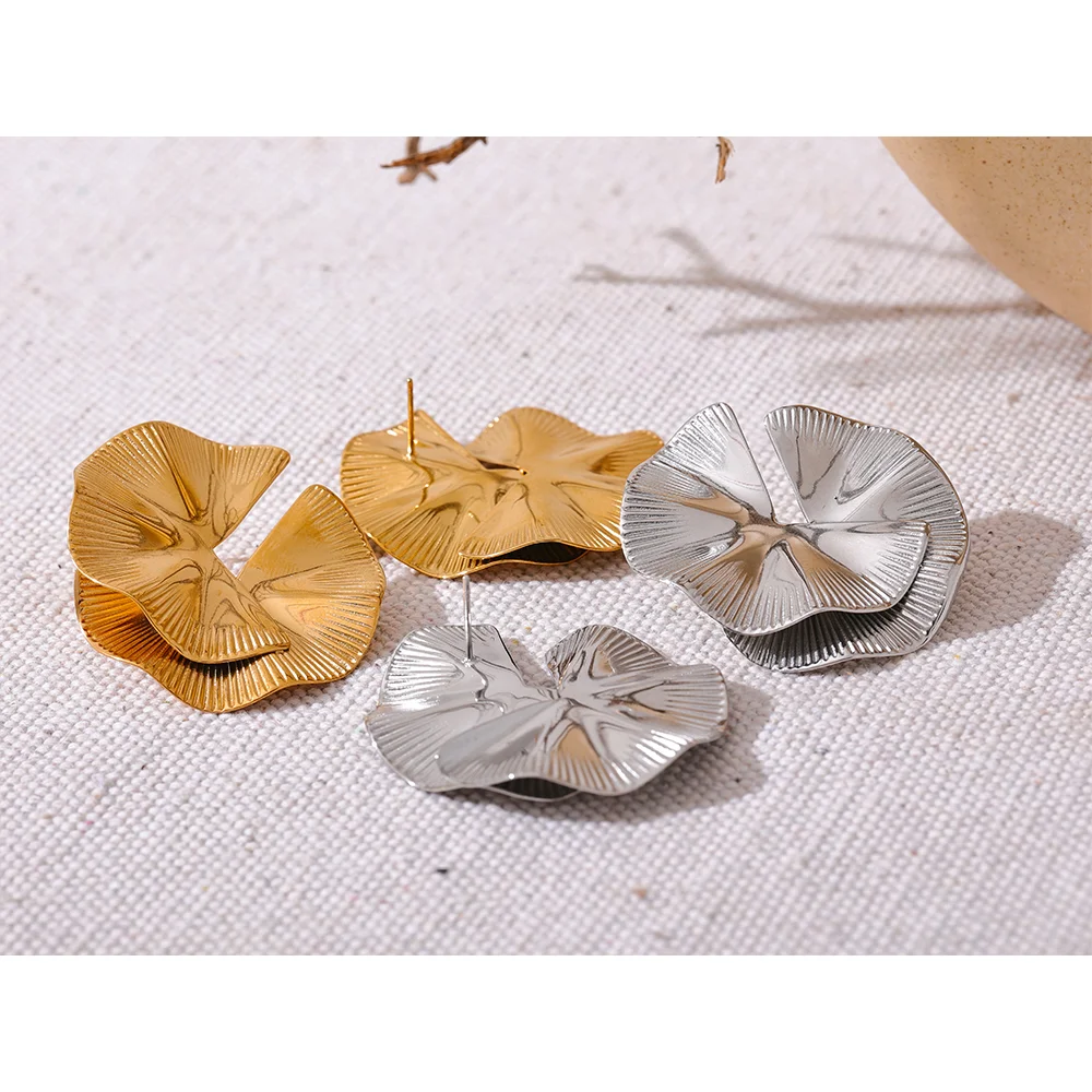 ANANIA FLOWER EARRINGS