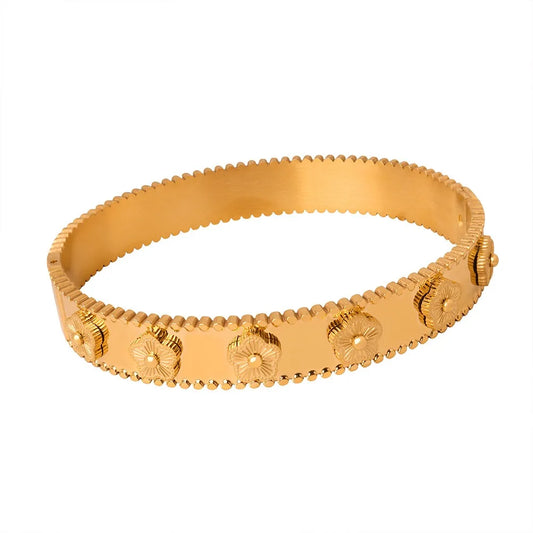 VINTAGE GOLDEN BANGLE