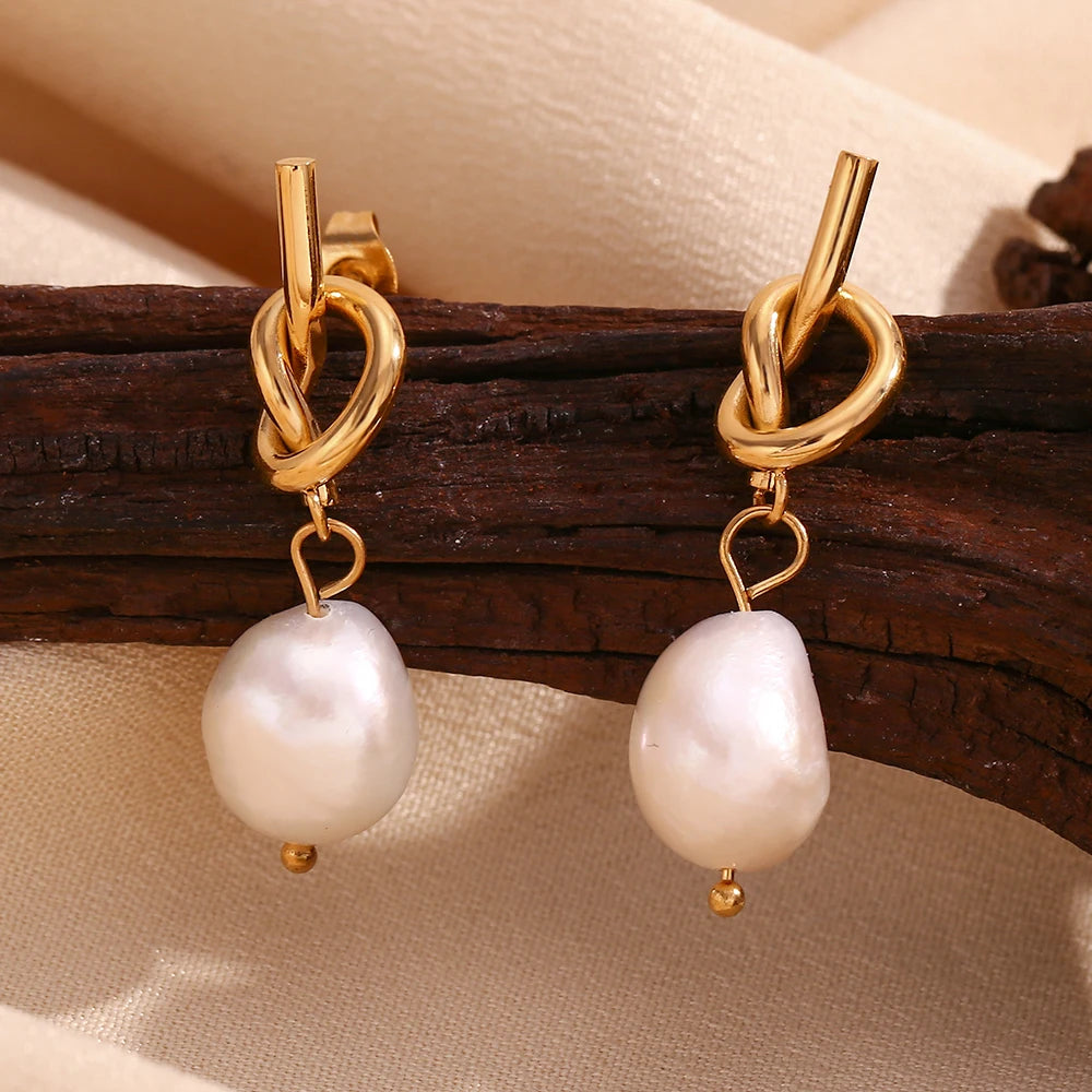 WHITE PEARL EARRINGS